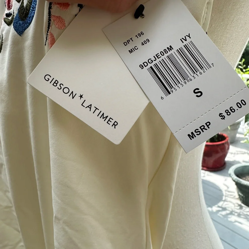 Gibson Latimer S NWT Gorgeous Embroidered White One-Piece Tie Neck Swimsuit - Picture 6 of 12